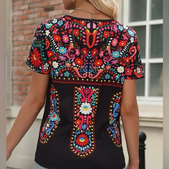 Mexican inspired, print top with V neck - Picture 2 of 4
